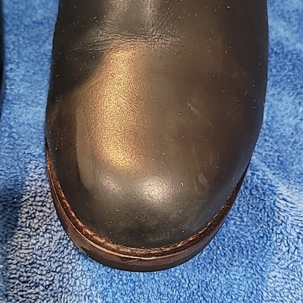 OluKai Ho'Ohilu Woman's Boot. SIZE 10. 3 Inch heels. Box included - Picture 3 of 9